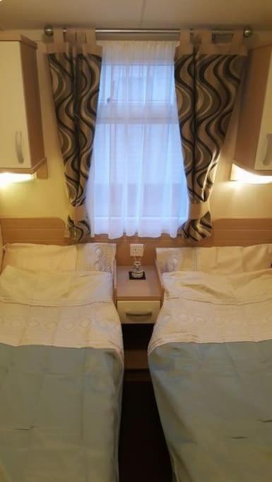 Lytchett Minster Cozy And Relaxing With Stunning Sea Views 아파트 외부 사진